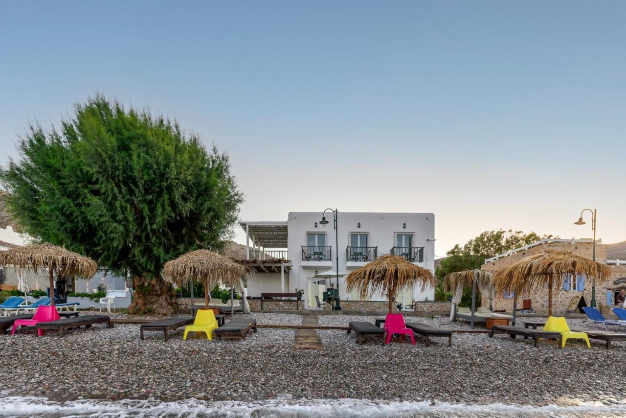 Uno Beachfront Suite Livadia  Exterior photo
