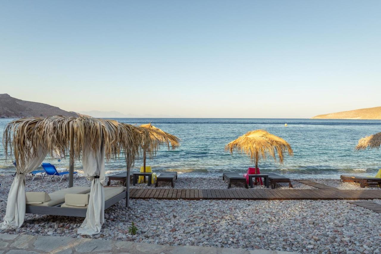 Uno Beachfront Suite Livadia  Exterior photo